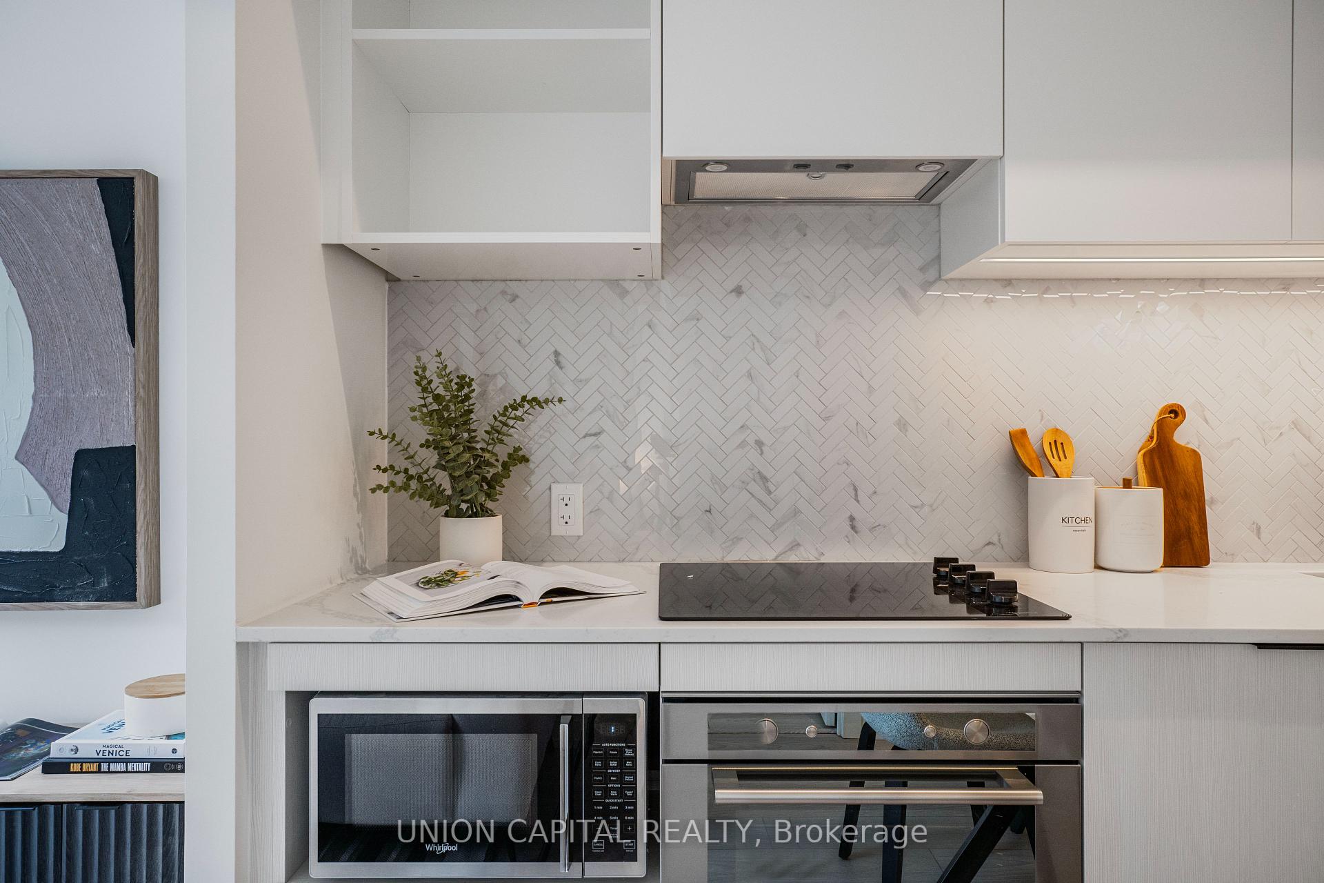 1 Bedroom Condo at 82 Dalhousie,  Toronto For sale