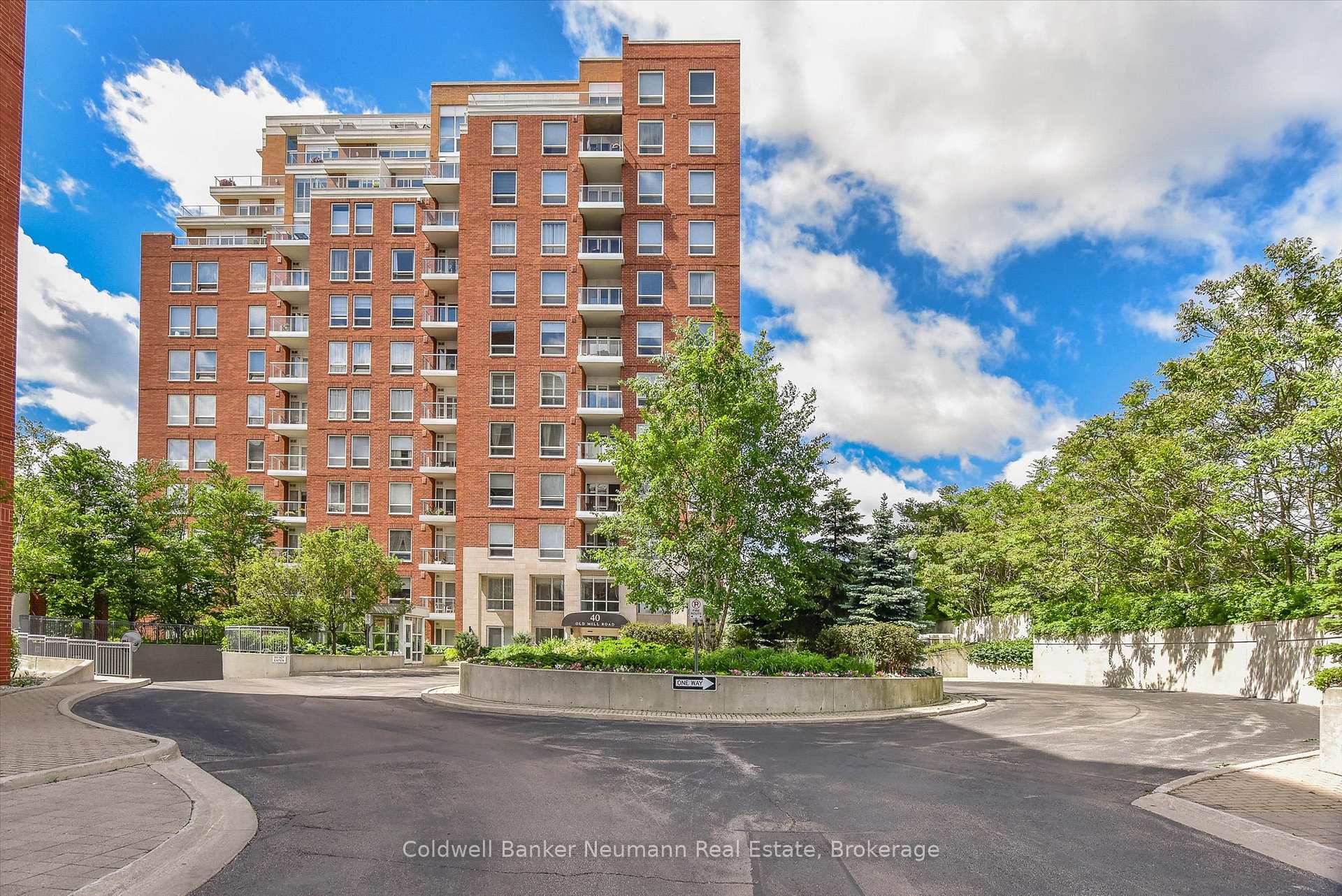 1 Bedroom Condo at 40 Old Mill, Oakville For sale