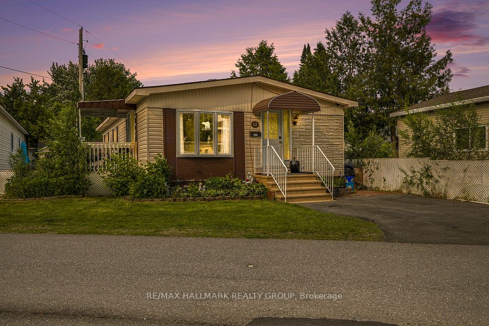 12 Vanier