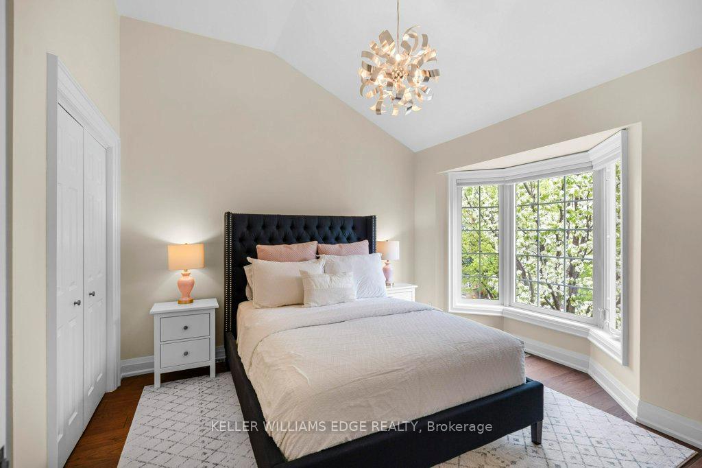 2 Bedrooms Condo at 3480 Upper Middle, Burlington For sale