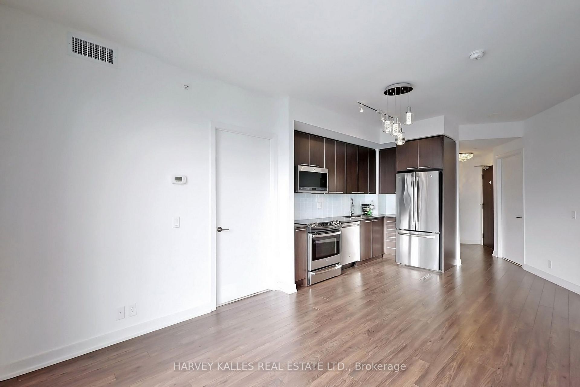 2 Bedrooms Condo at 10 Park Lawn, Toronto For sale