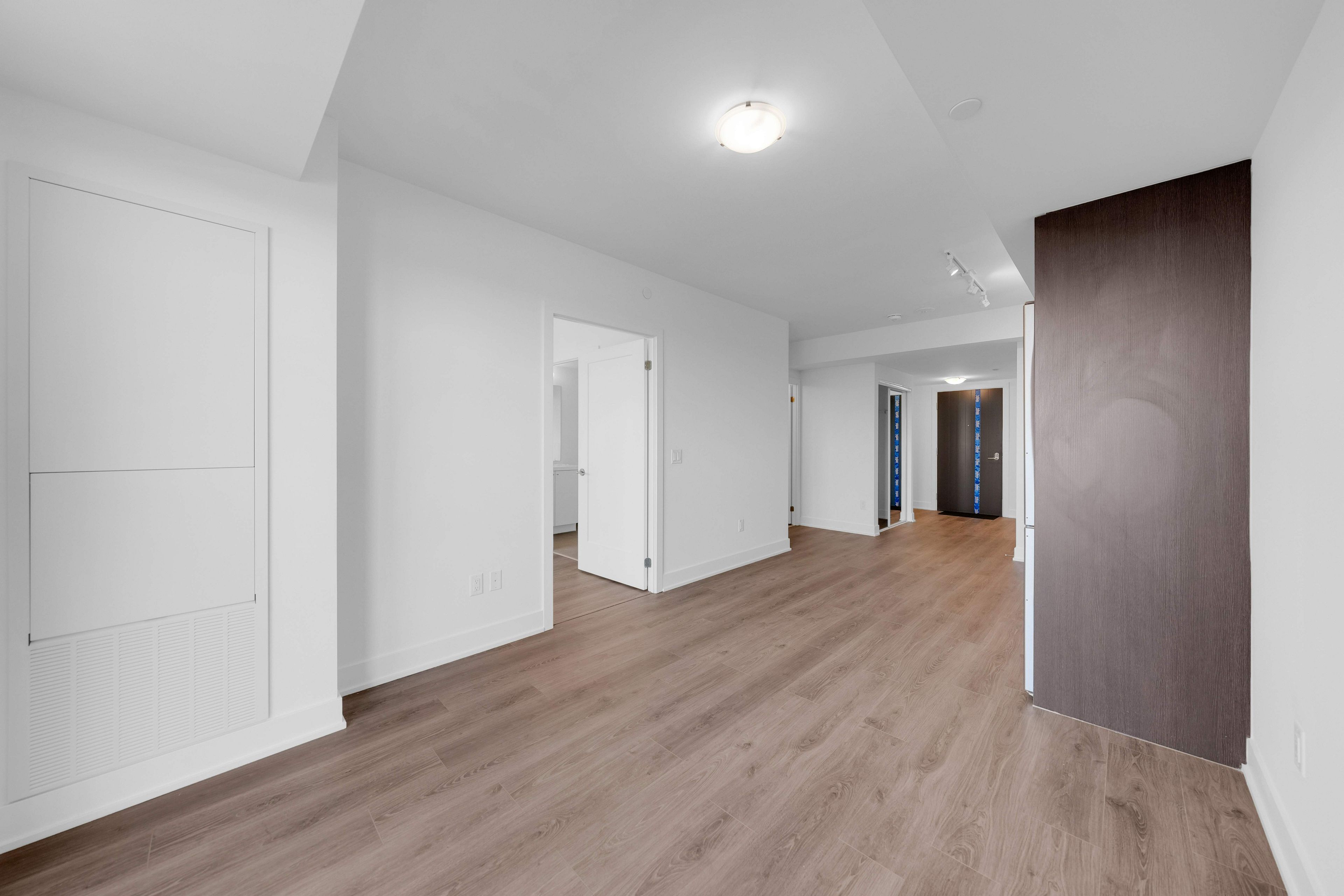2545 Simcoe Street N 1511
