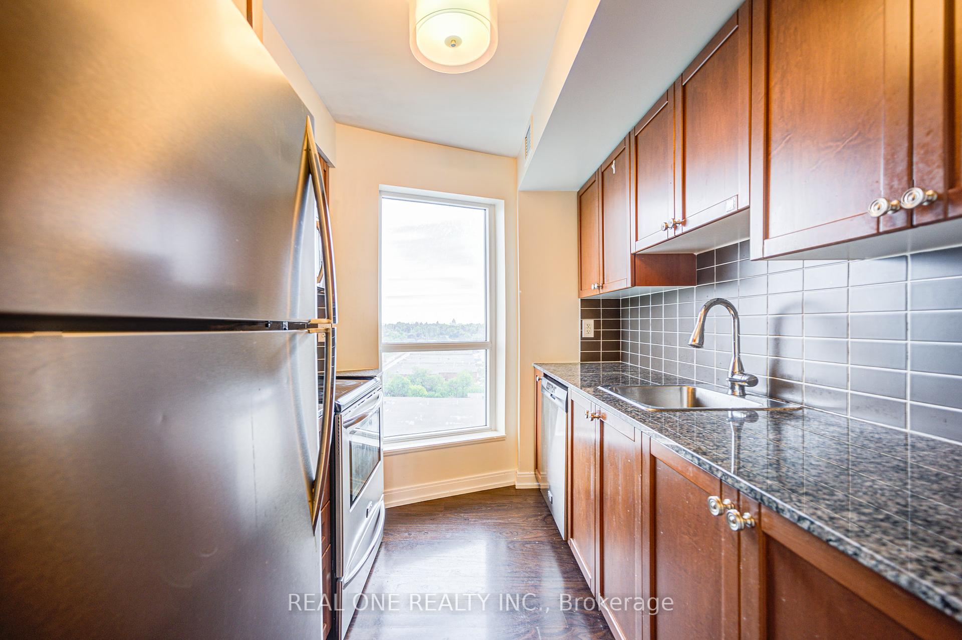 3 Bedrooms Condo at 151 Village Green, Toronto For sale