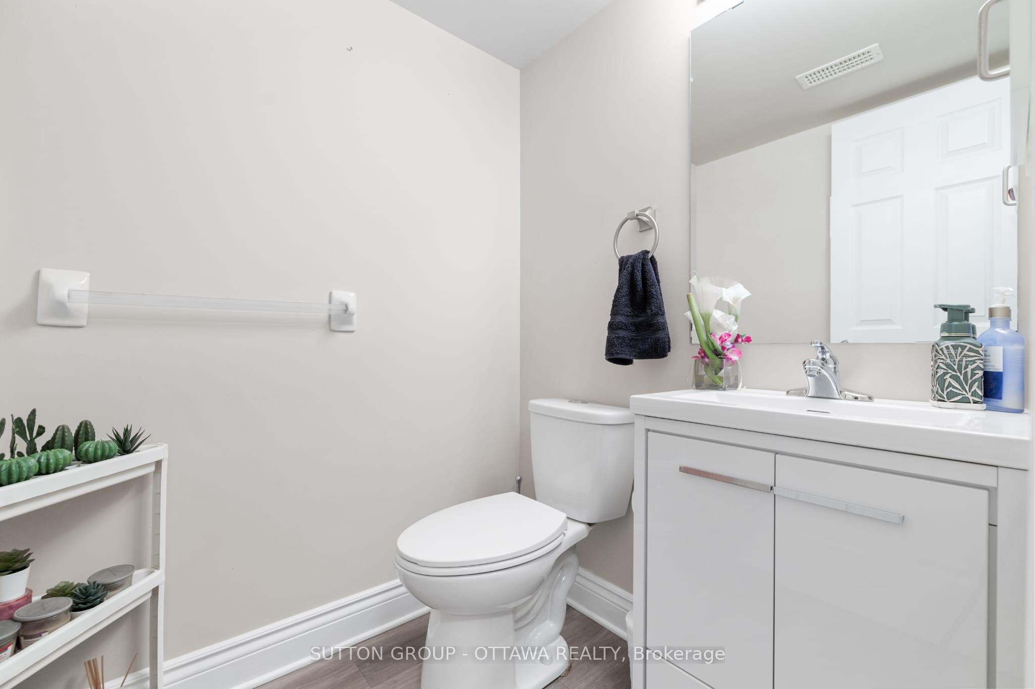 124 MONTEREY Drive, SouthofBaselinetoKnoxdale, ON K2H 7A8