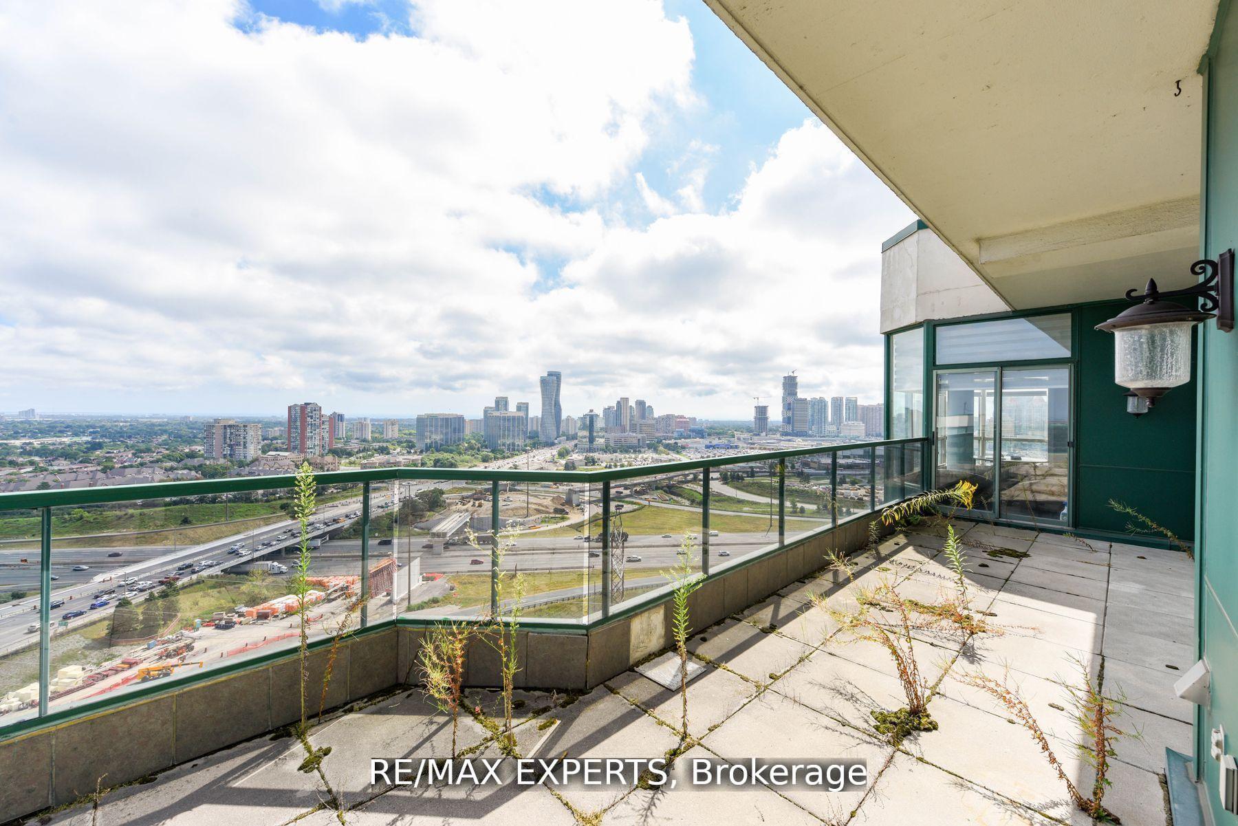 3 Bedrooms Condo at 4460 Tucana, Mississauga For sale