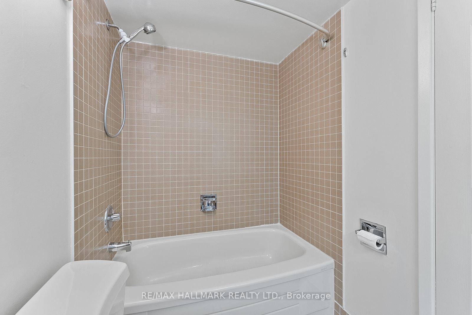 3 Bedrooms Condo at 360 Bloor, Toronto For sale