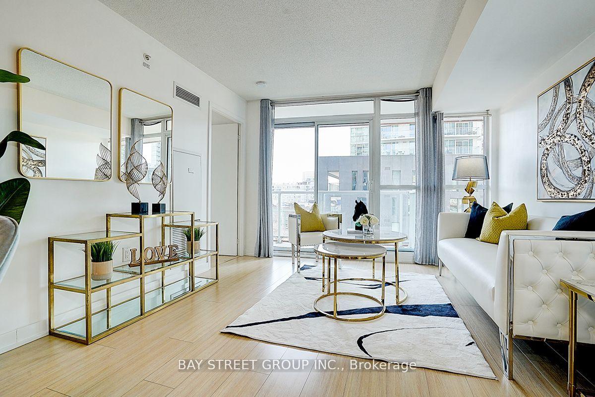 2 Bedrooms Condo at 85 Queens Wharf, Toronto For sale