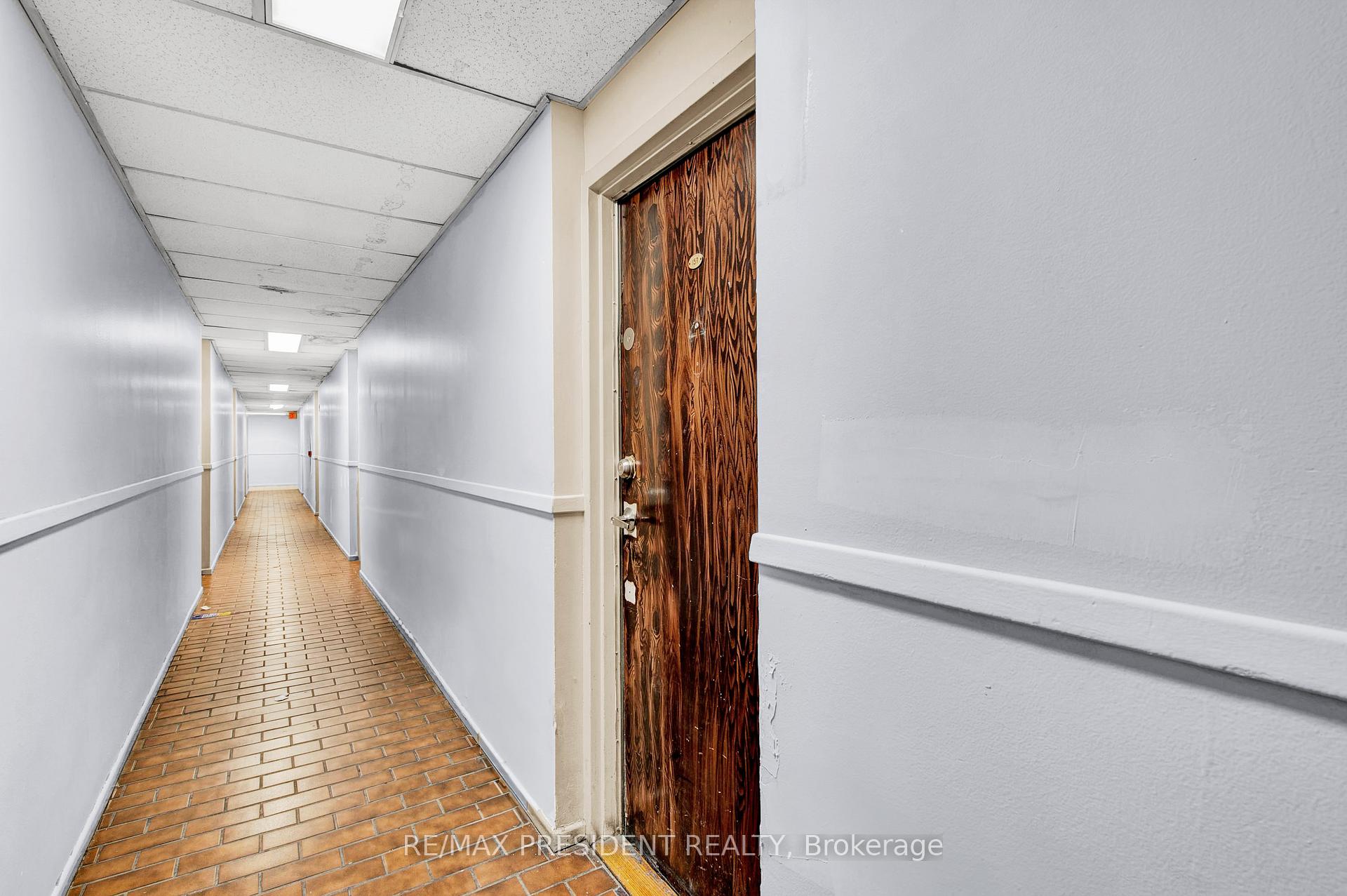 4 Bedrooms Condo at 10 Eddystone,  Toronto For sale