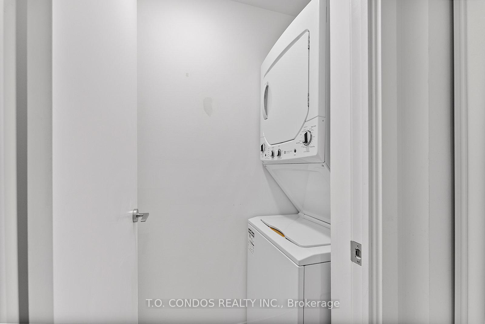 1 Bedroom Condo at 20 Edward,  Toronto For sale