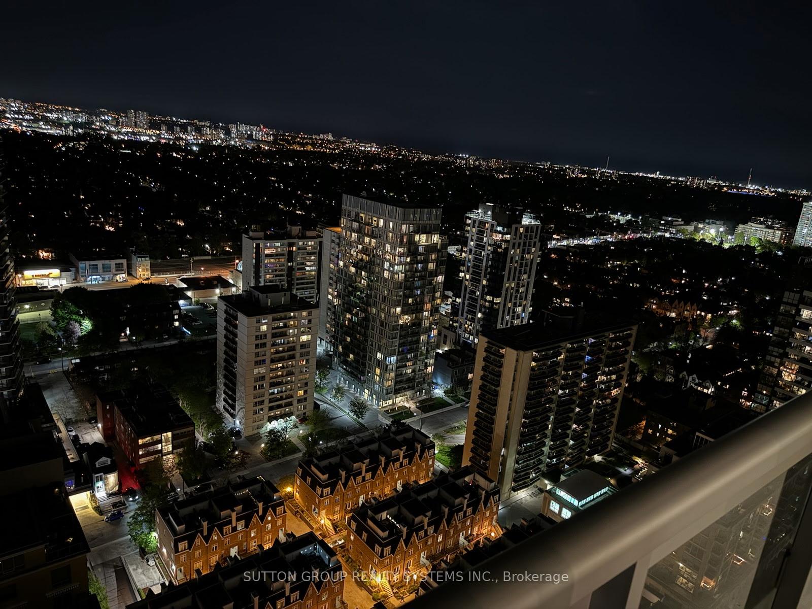 2 Bedrooms Condo at 98 Lillian, Toronto For sale