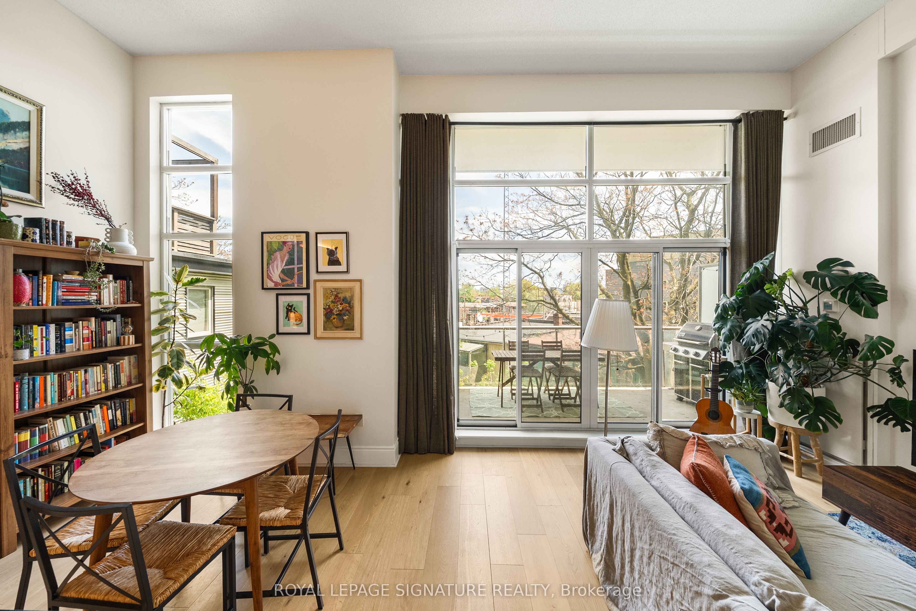 437 Roncesvalles Avenue, #423