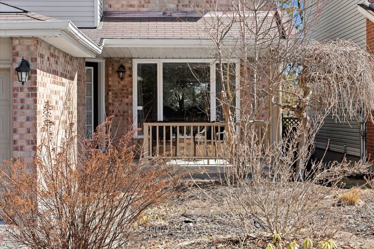 2055 Rolling Brook Drive, OrleansConventGlenandArea, ON K1W 1E2