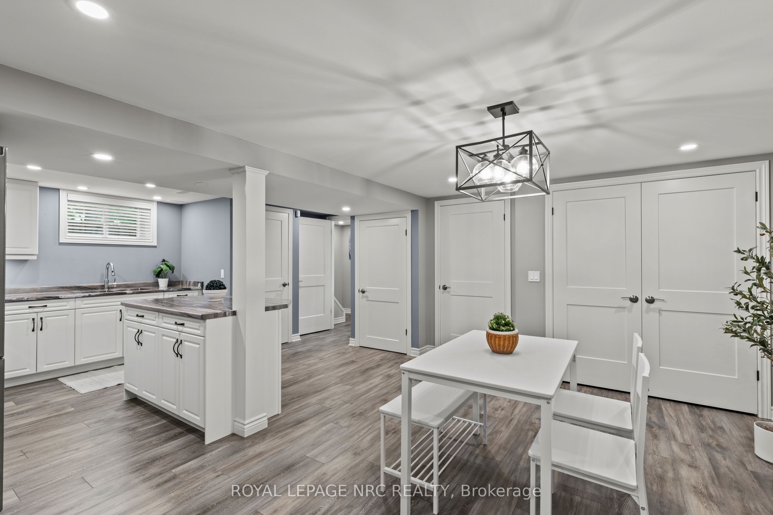 10 Whiteoak Drive
