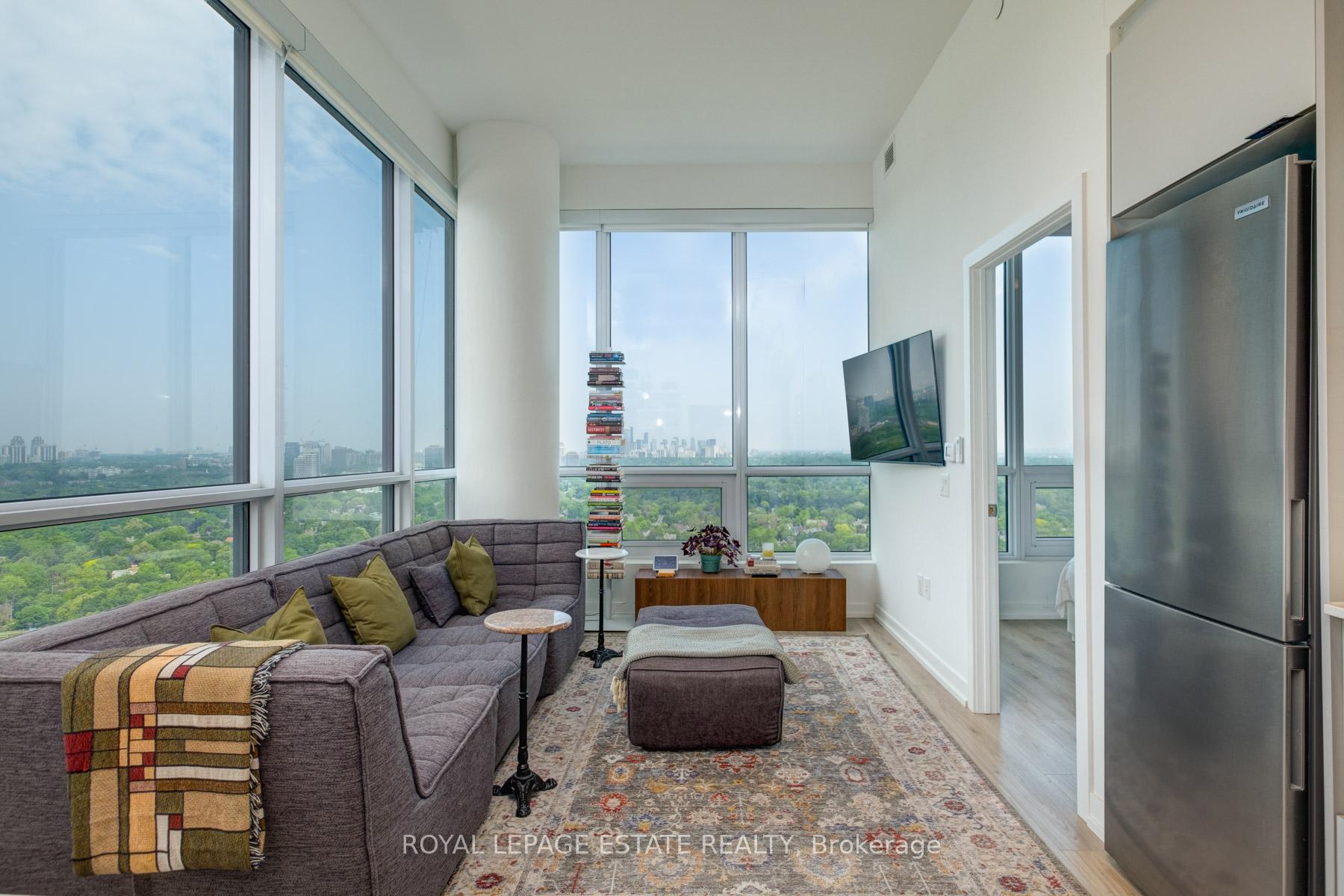 2 Bedrooms Condo at 395 Bloor, Toronto For sale