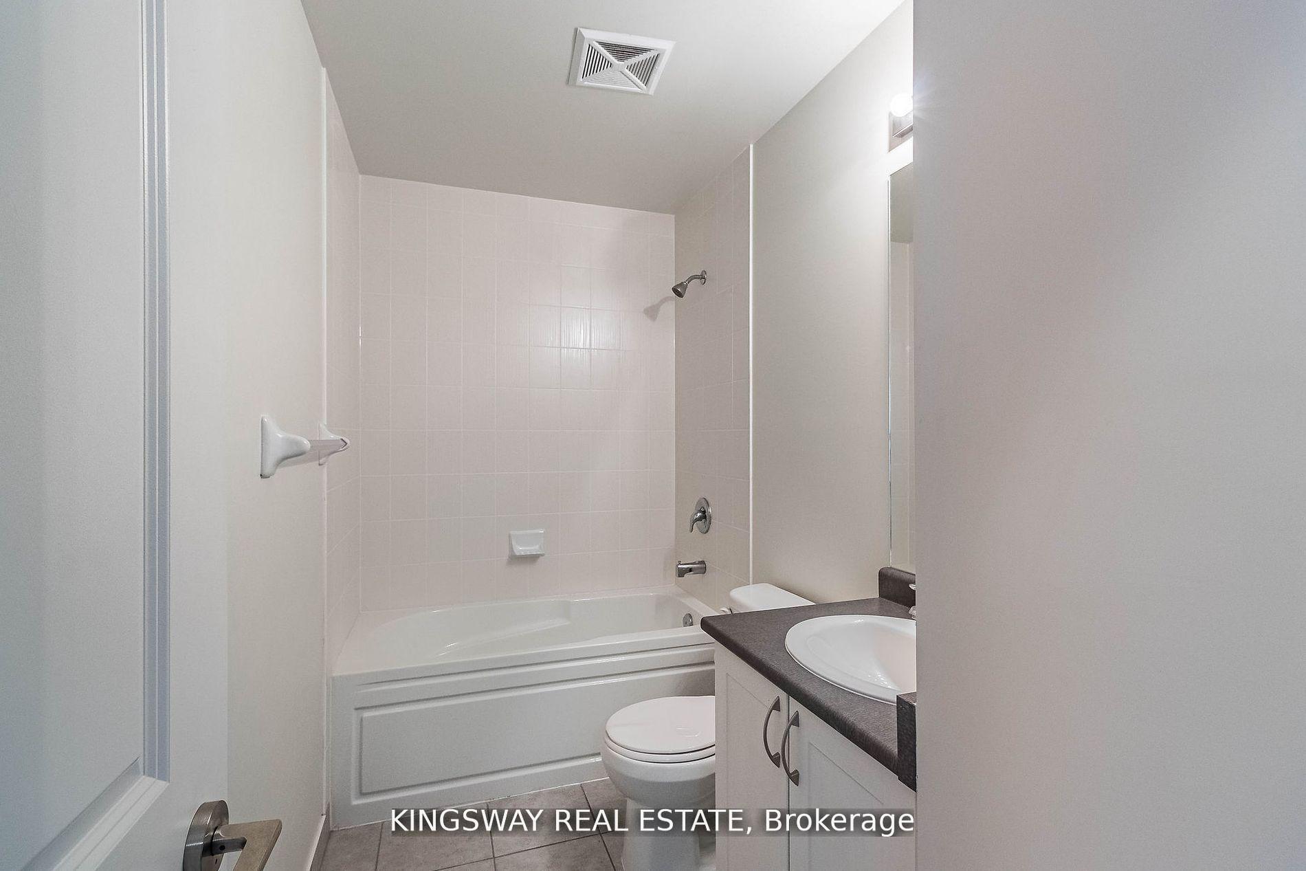 #217 – 349 RATHBURN Road, Mississauga, ON L5B 0G9