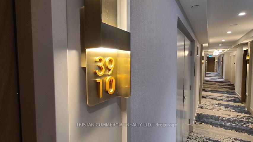 2 Bedrooms Condo at 30 Inn on the Park,  Toronto For sale