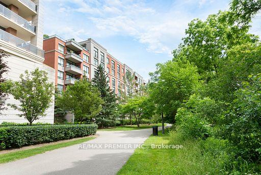 2 Bedrooms Condo at 53 Woodbridge, Vaughan For sale