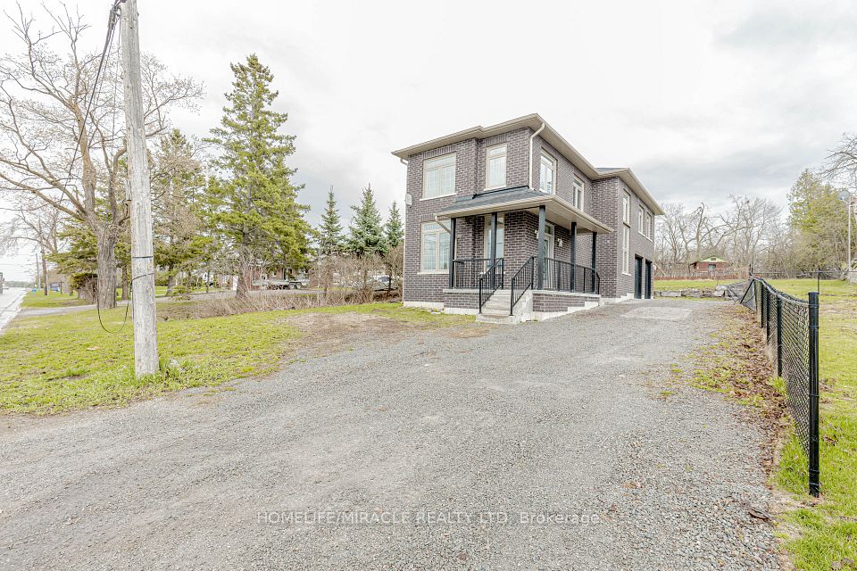 637 Simcoe