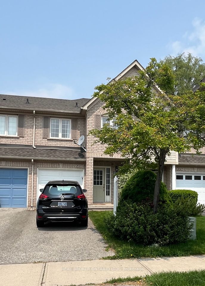2069 Glenhampton Road, Oakville, ON L6M 3W9