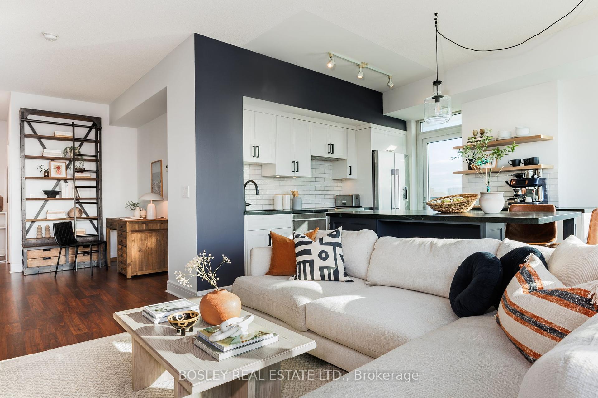 3 Bedrooms Condo at 35 Brian Peck, Toronto For sale
