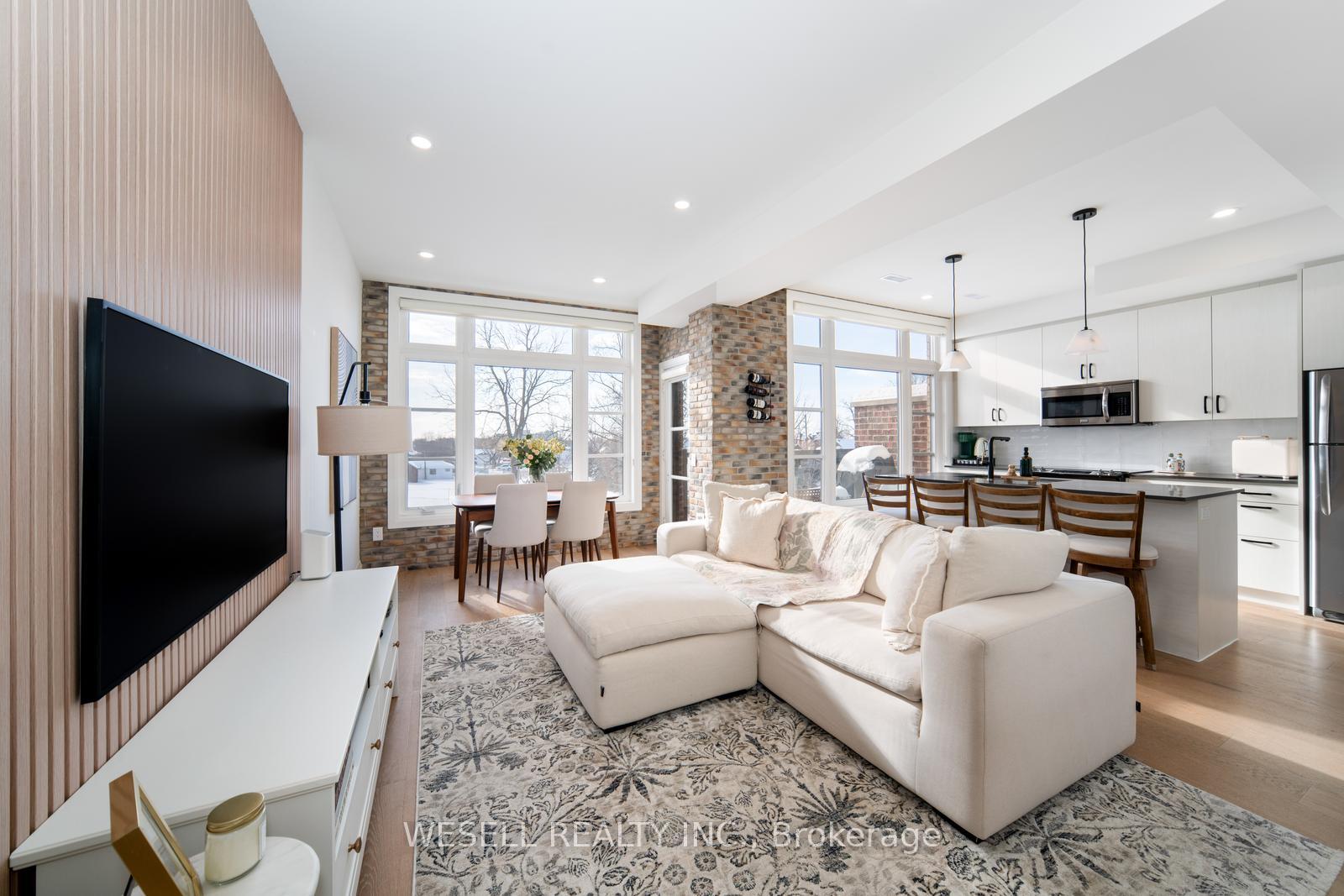 2 Bedrooms Condo at 8167 Kipling,  Vaughan For sale