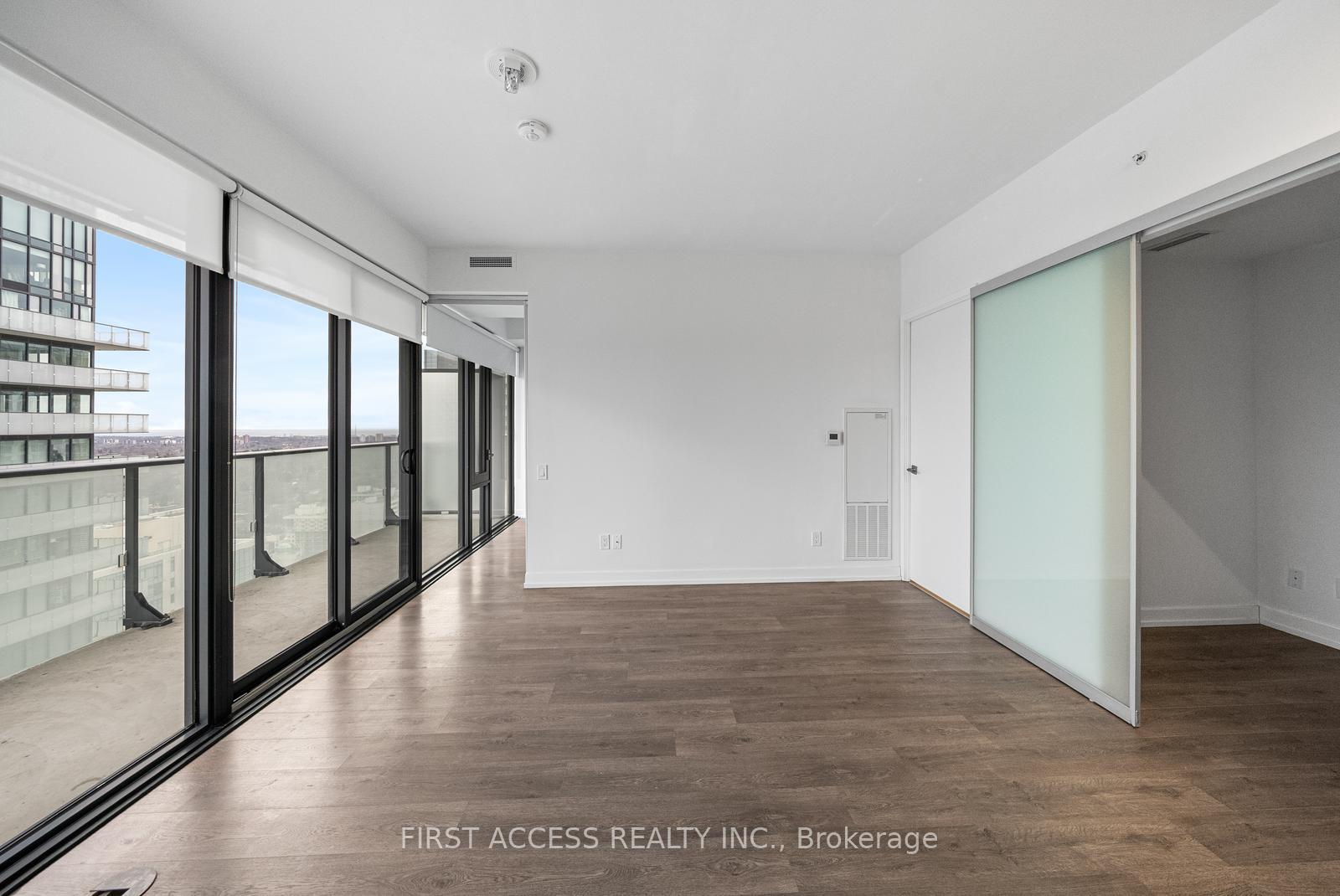2 Bedrooms Condo at 161 Roehampton,  Toronto For sale