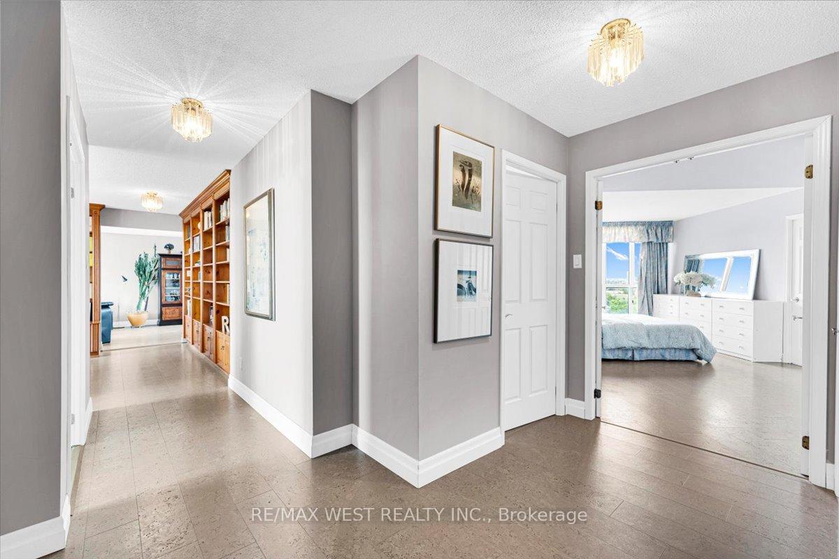 2 Bedrooms Condo at 2285 Lake Shore, Toronto For sale