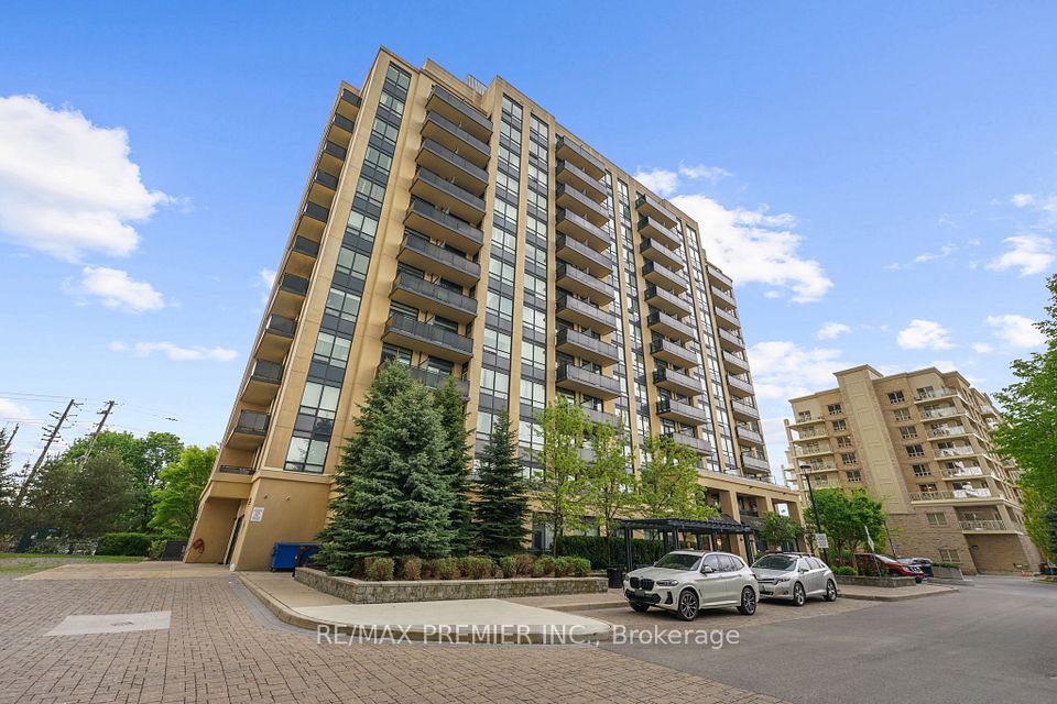 520 Steeles