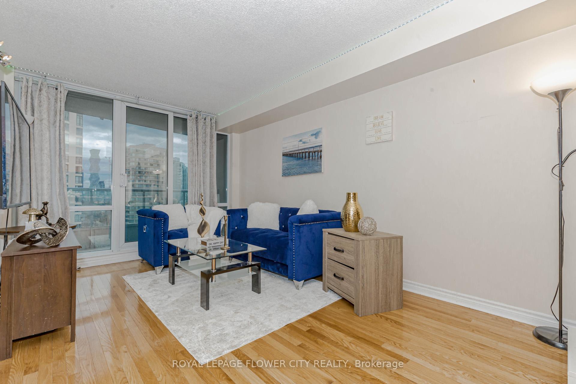 2 Bedrooms Condo at 1 Elm,  Mississauga For sale