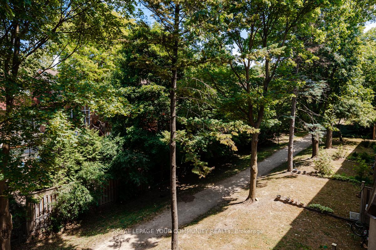 5 Bedrooms Condo at 25 Pebble, Toronto For sale