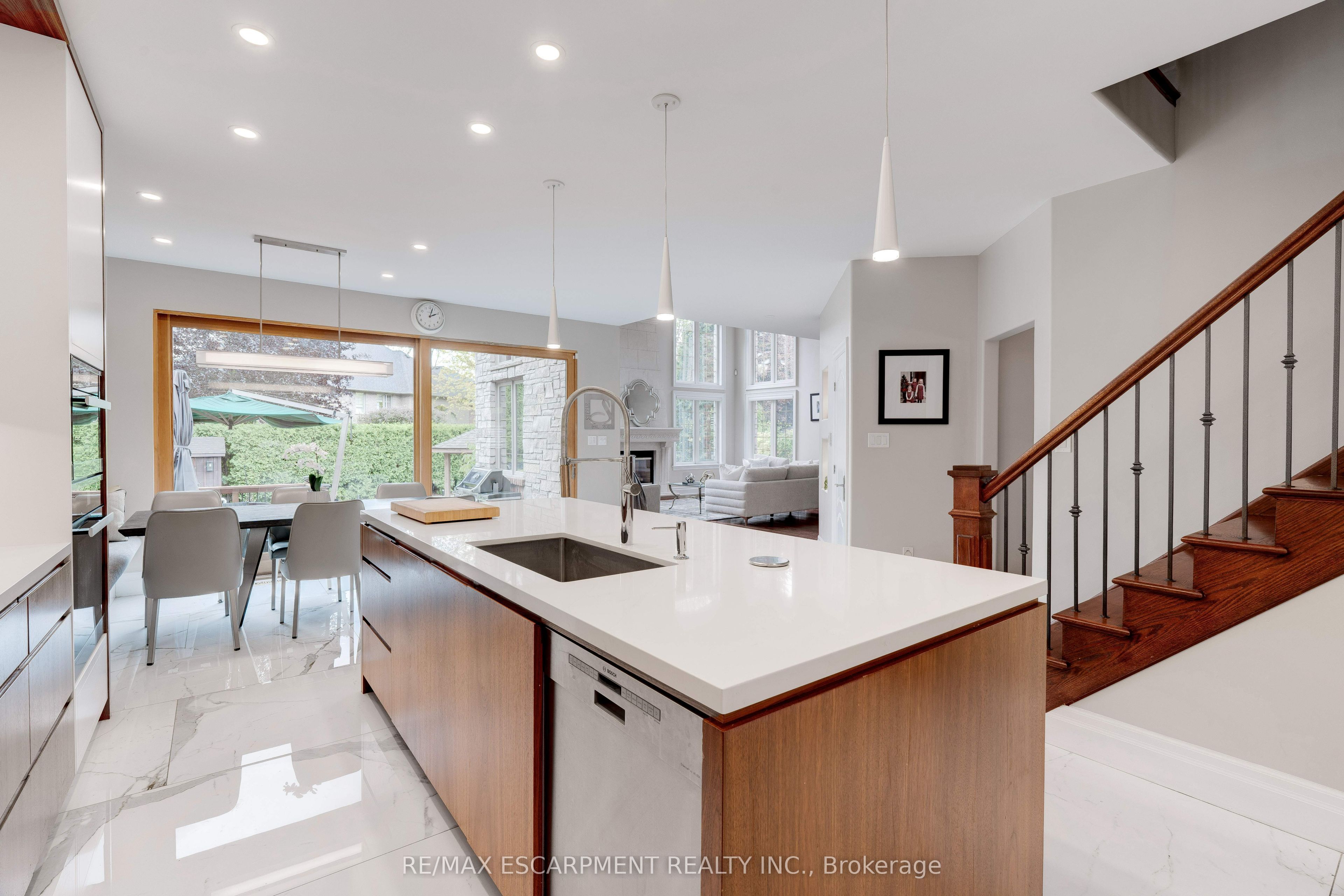290 Shoreacres Road