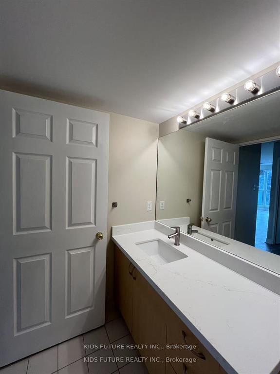 2 Bedrooms Condo at 2177 Burnhamthorpe,  Mississauga For sale
