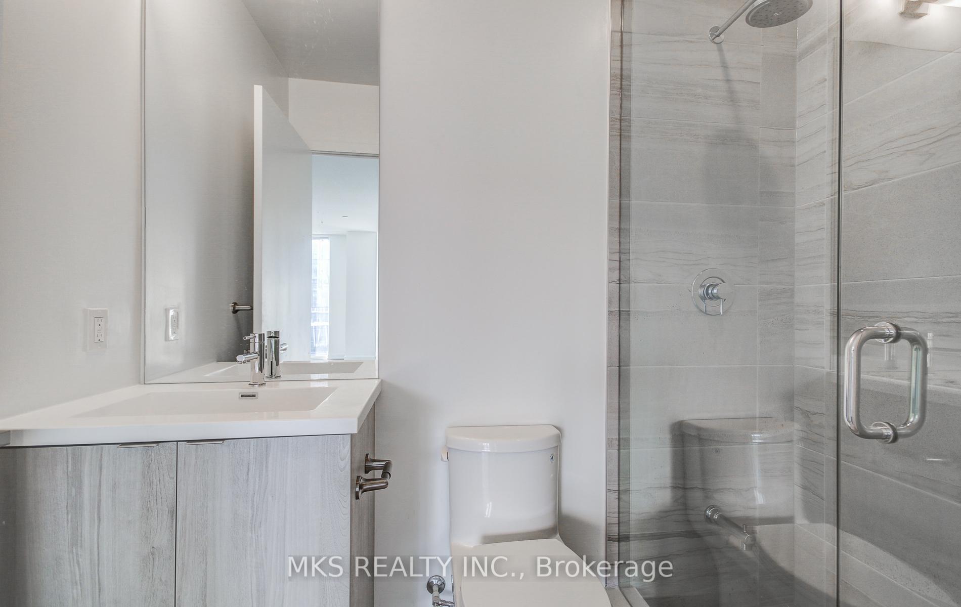 3 Bedrooms Condo at 138 Downes,  Toronto For sale