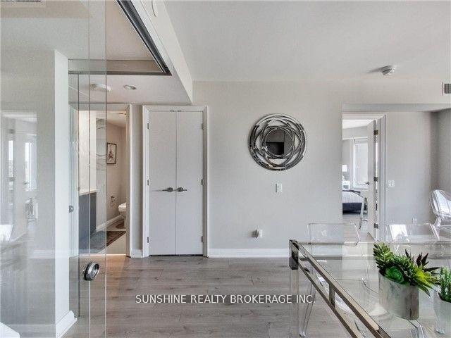 2 Bedrooms Condo at 155 Yorkville,  Toronto For sale