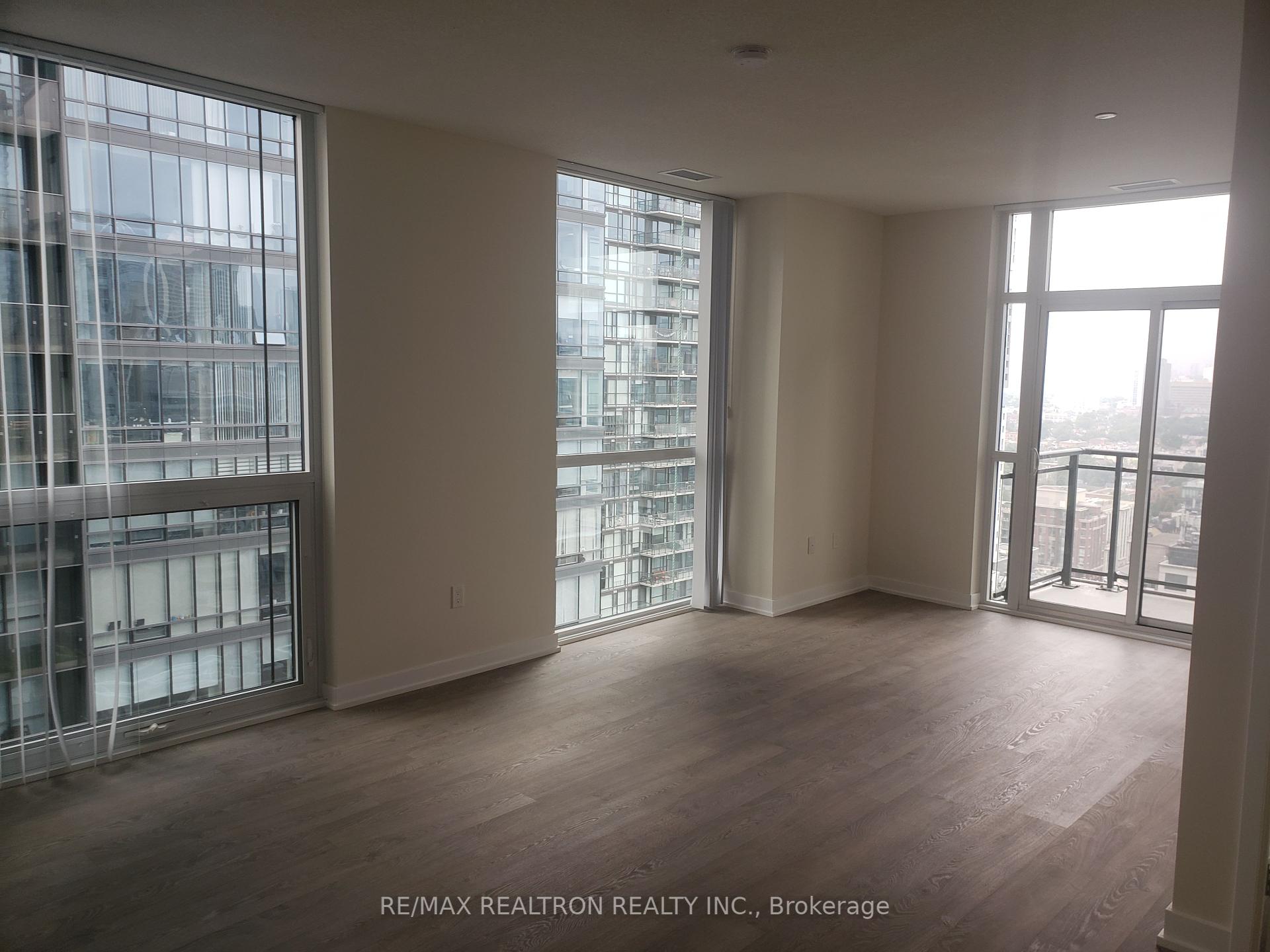 2 Bedrooms Condo at 99 John, Toronto For sale