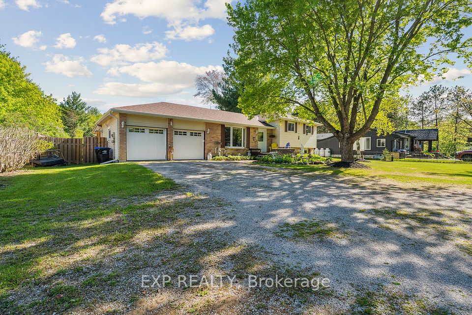 8245 Concession  2