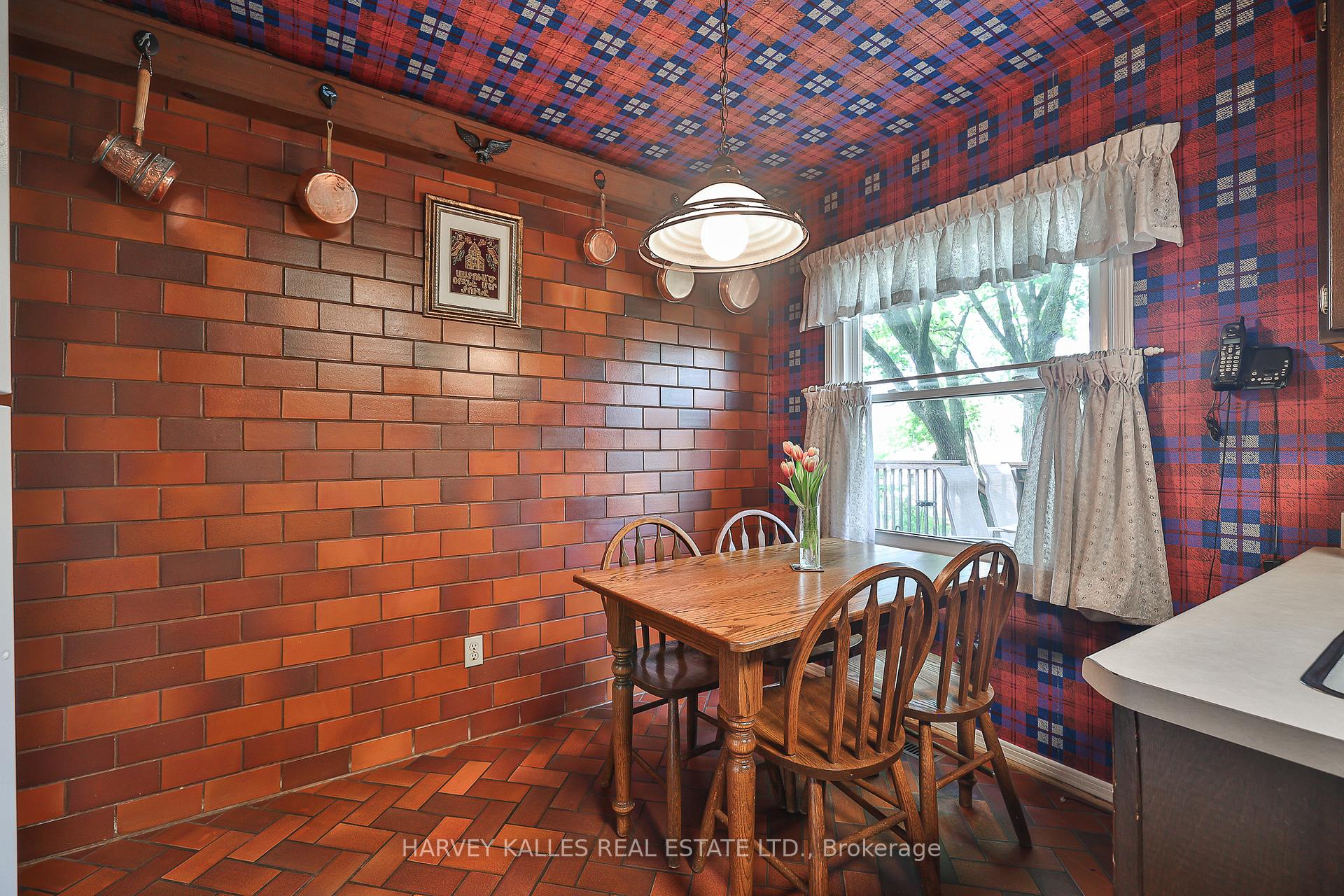 28 Waggoners Wells Lane