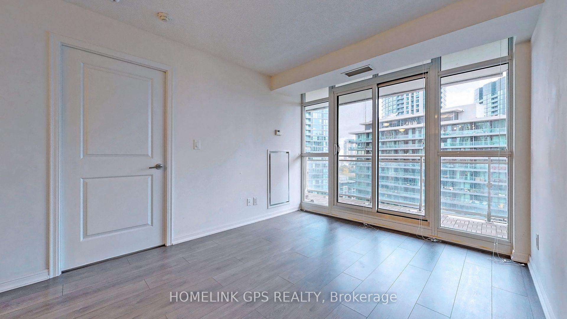 2 Bedrooms Condo at 35 Bastion, Toronto For sale
