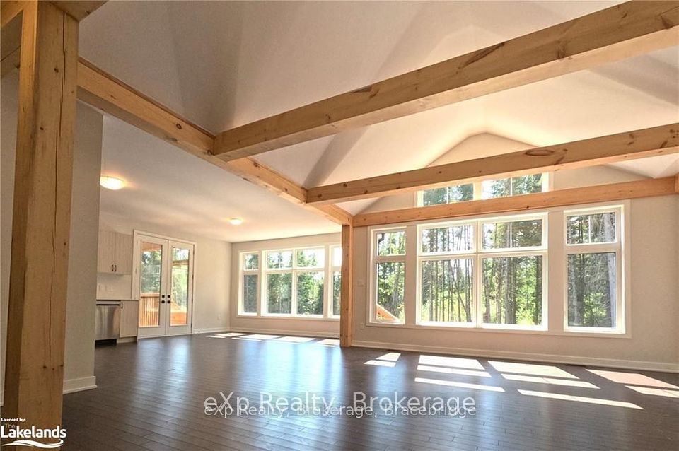 1052 Greensview
