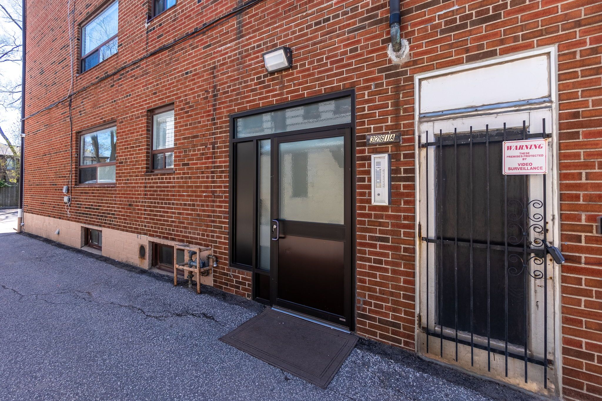 3261A Lake Shore Boulevard W 102