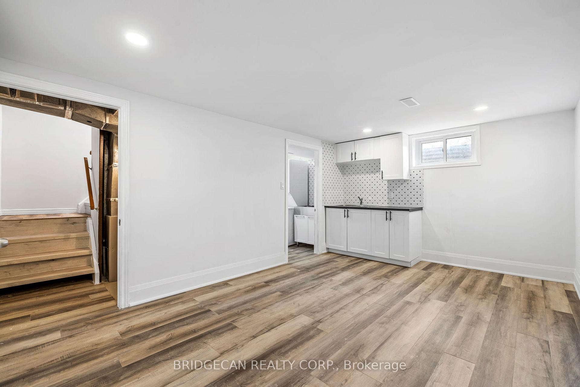 3 Bedrooms Condo at 151 Gateshead,  Hamilton For sale