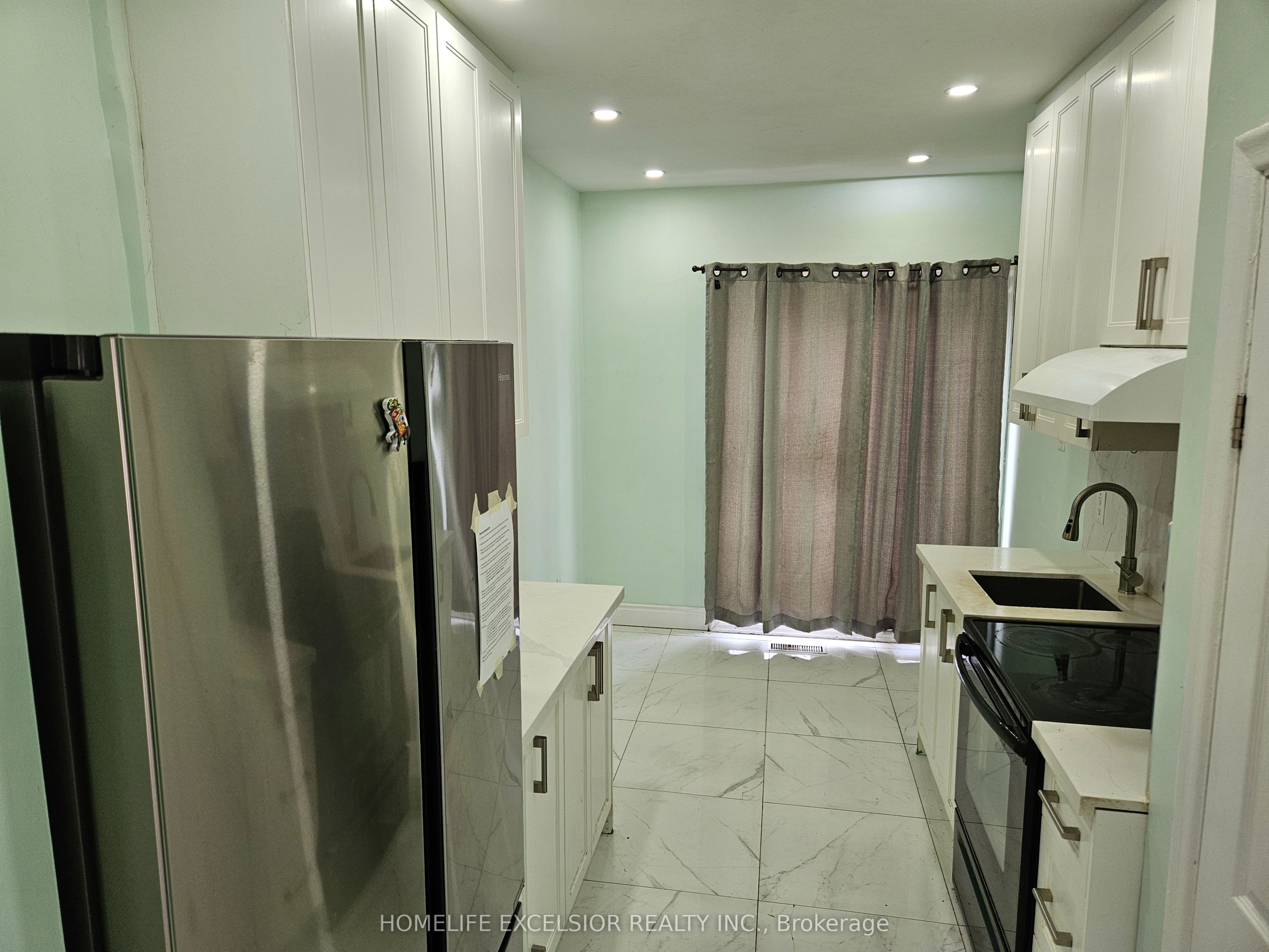 82 Pandora Circle, Toronto, ON M1H 1V7