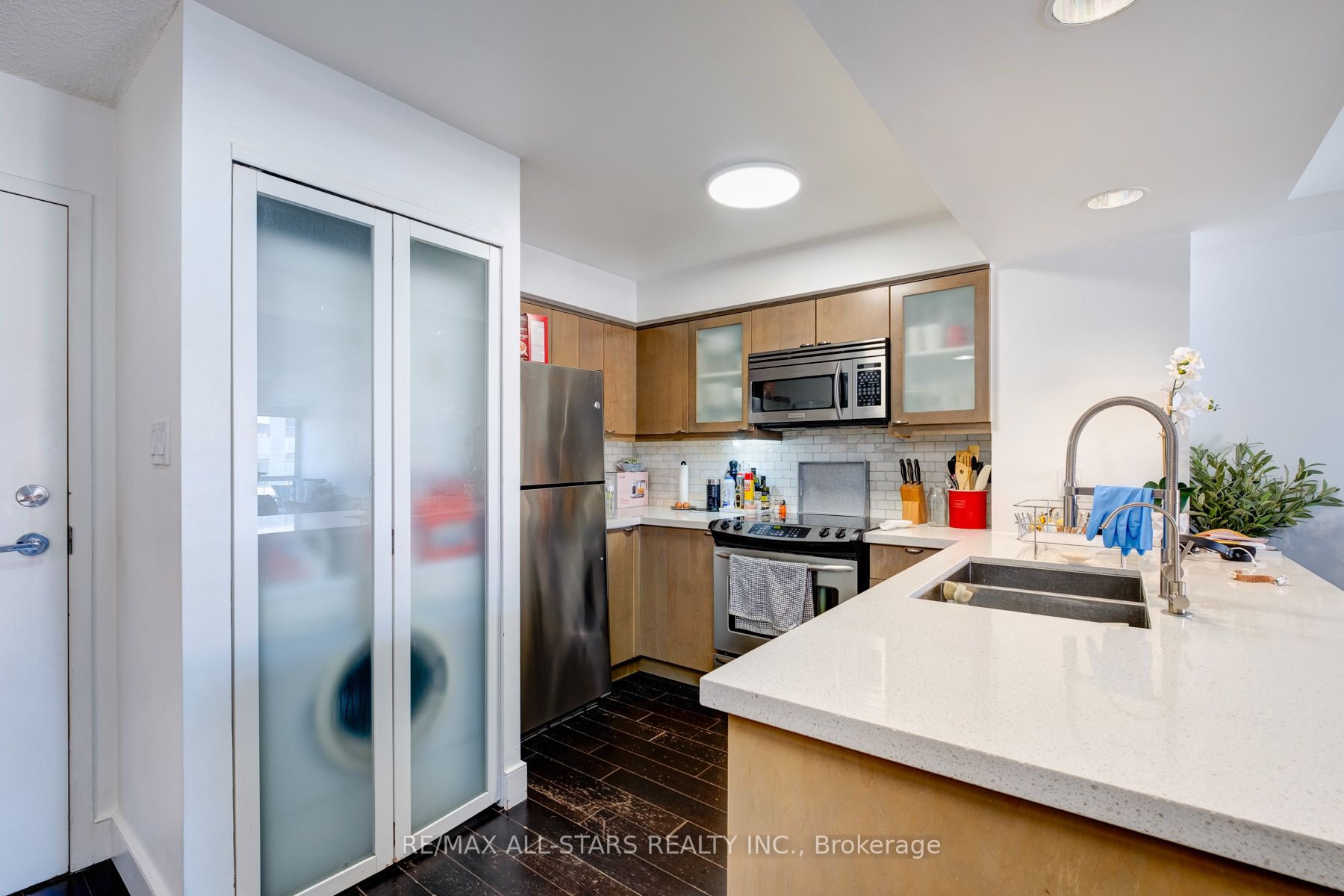 801 King Street W, #816