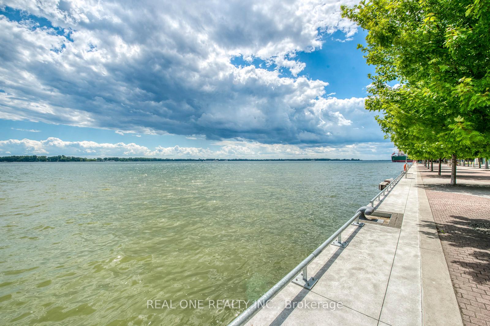 2 Bedrooms Condo at 1 Edgewater, Toronto For sale