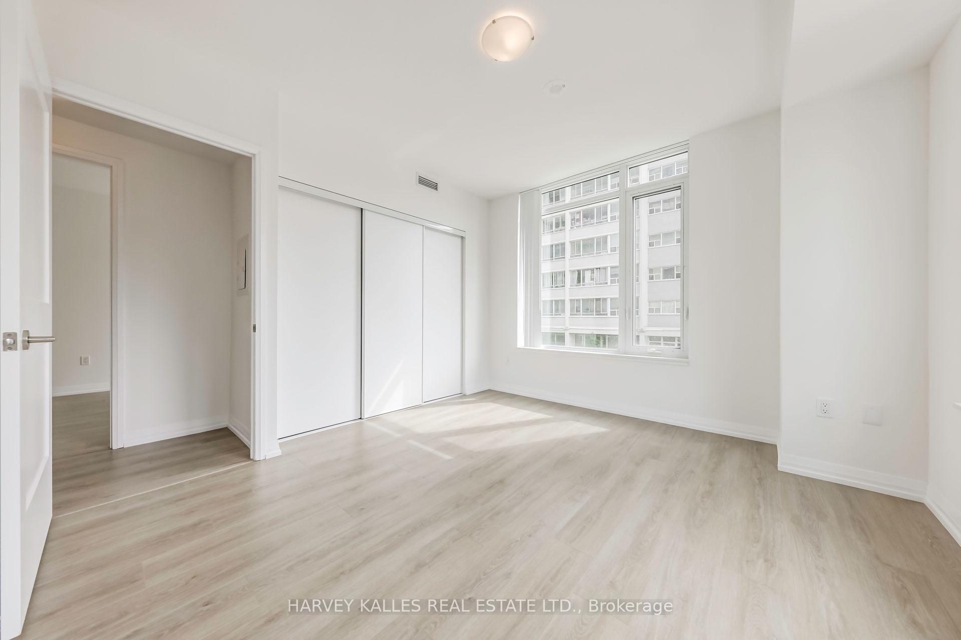 4 Bedrooms Condo at 25 Holly, Toronto For sale