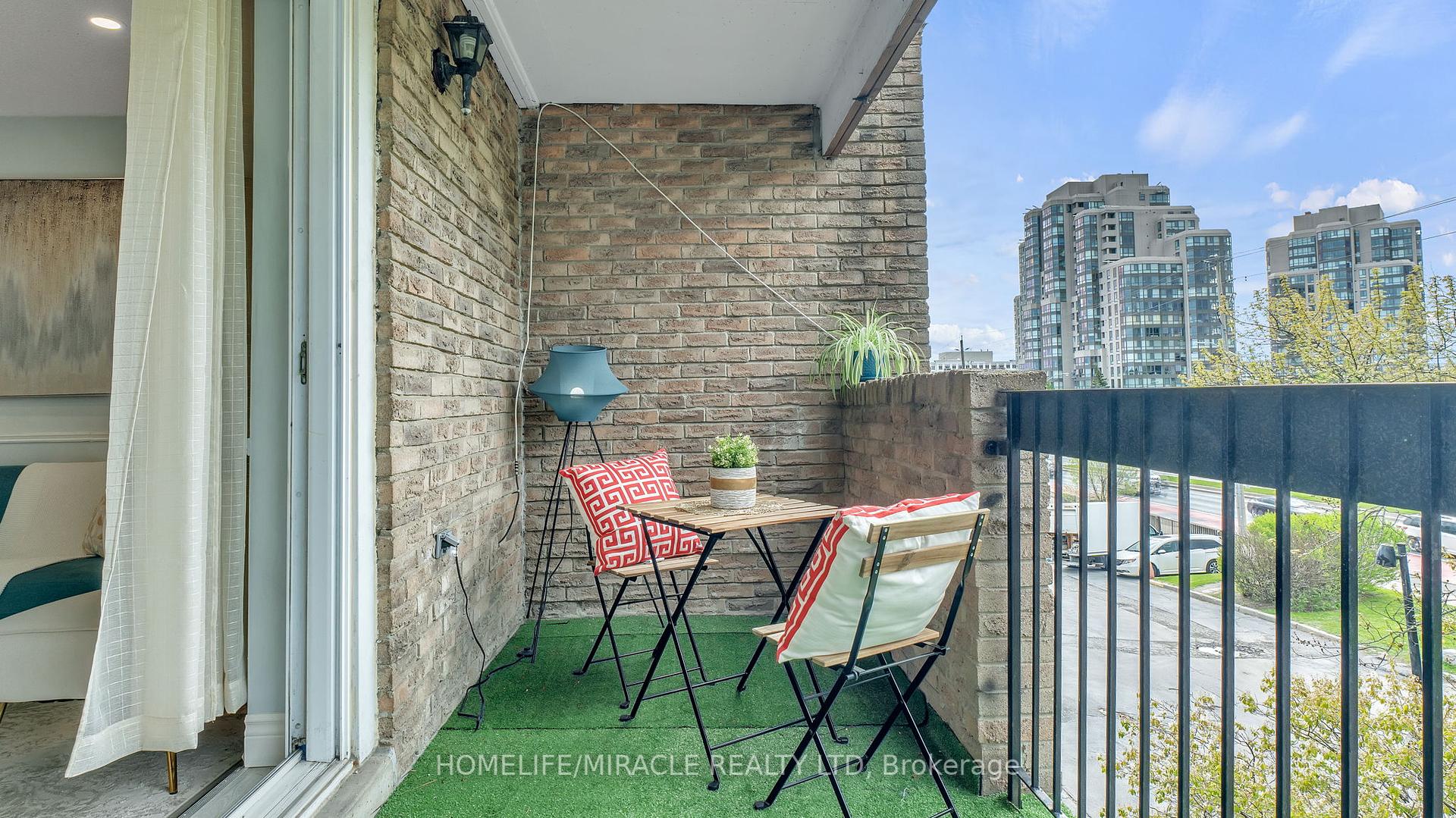 3 Bedrooms Condo at 91 Muir, Toronto For sale