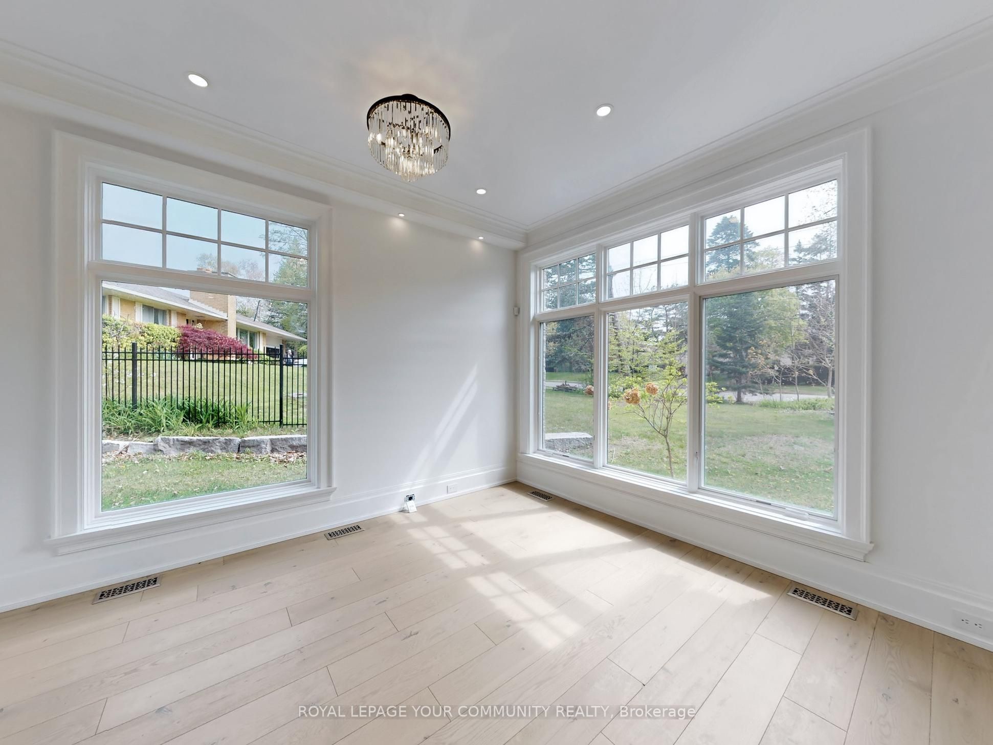 1257 Lakeshore Road W