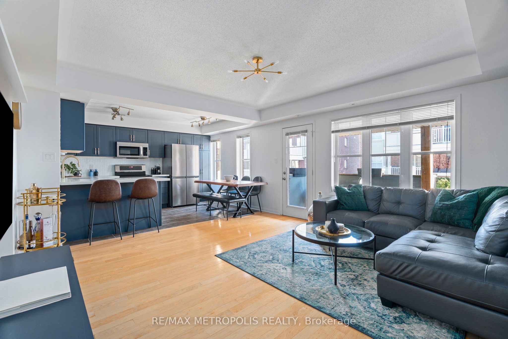 734 Neighbourhood Circle, #4