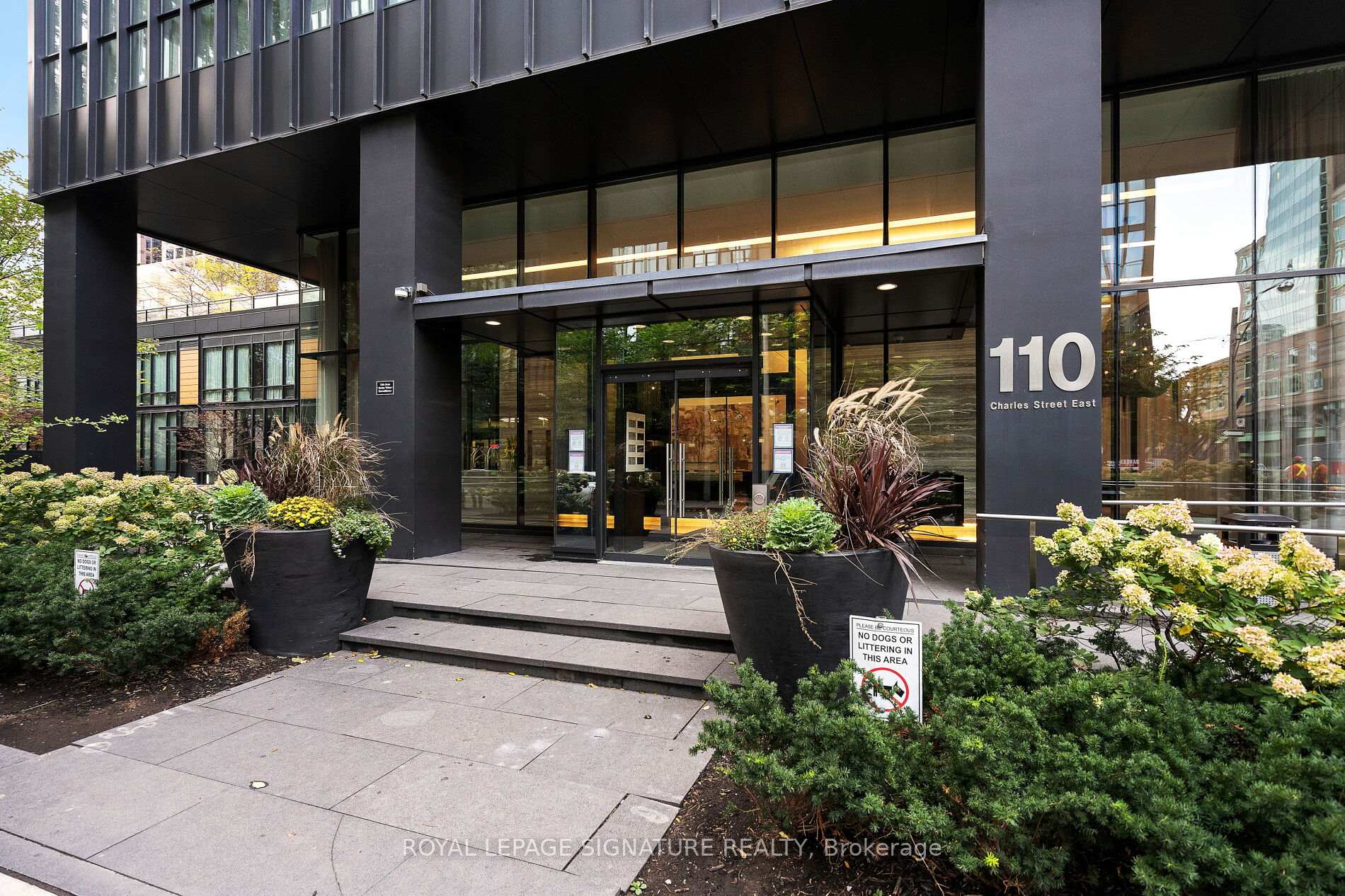 1 Bedroom Condo at 110 Charles, Toronto For sale