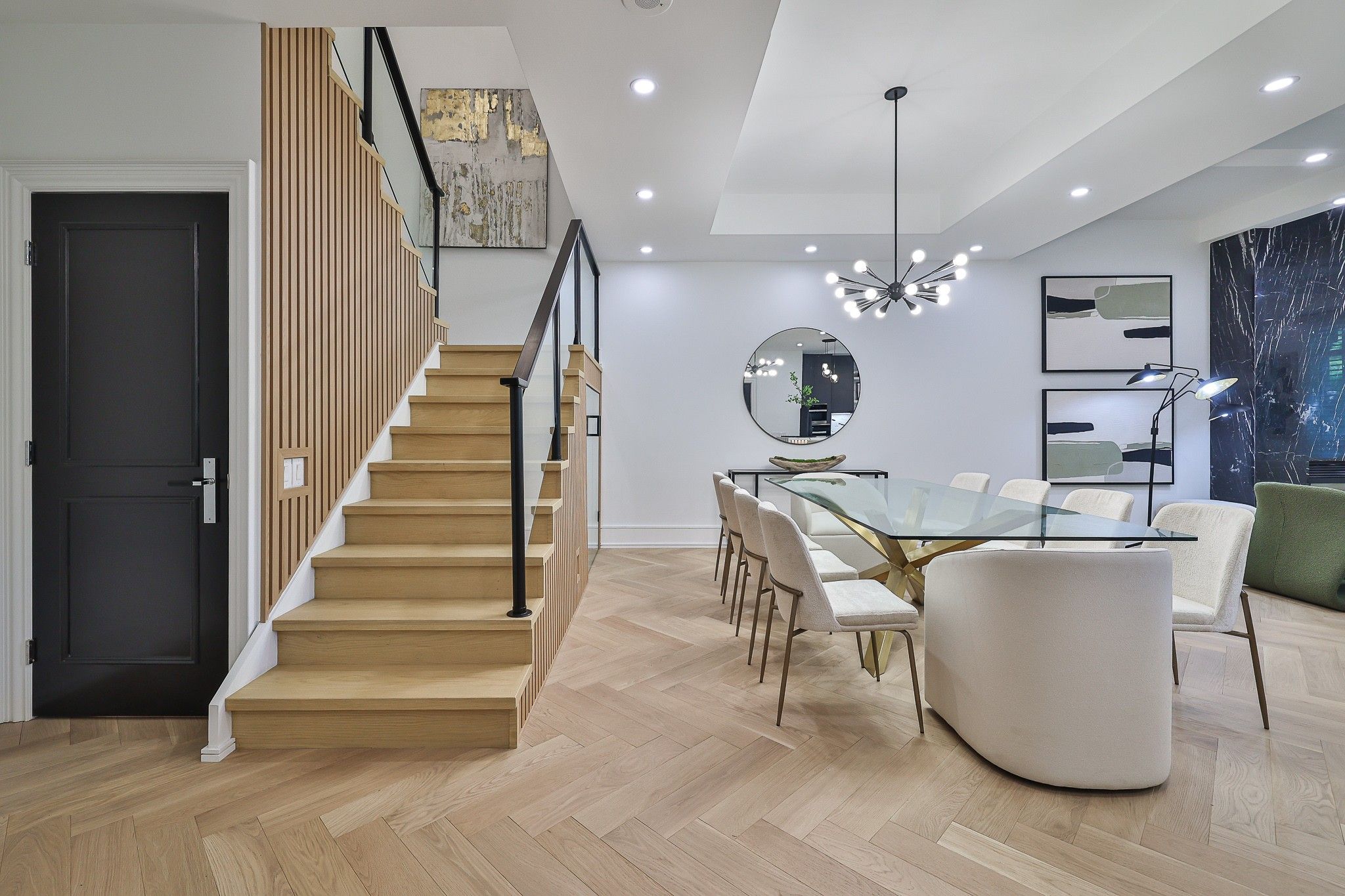 38 Avenue Road 111